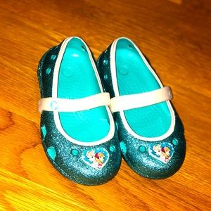 EUC Frozen princess Crocs slip-ons